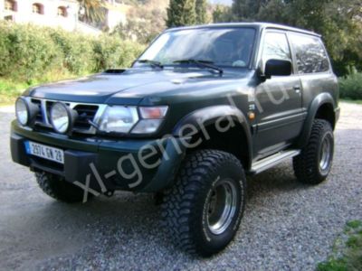 Лобовое стекло Nissan Patrol Y61